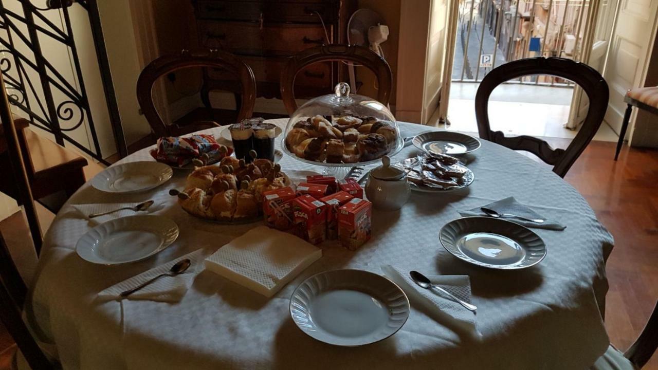 Il Salotto Di Nonna Cornelia 2 Hotel Napoli Ngoại thất bức ảnh