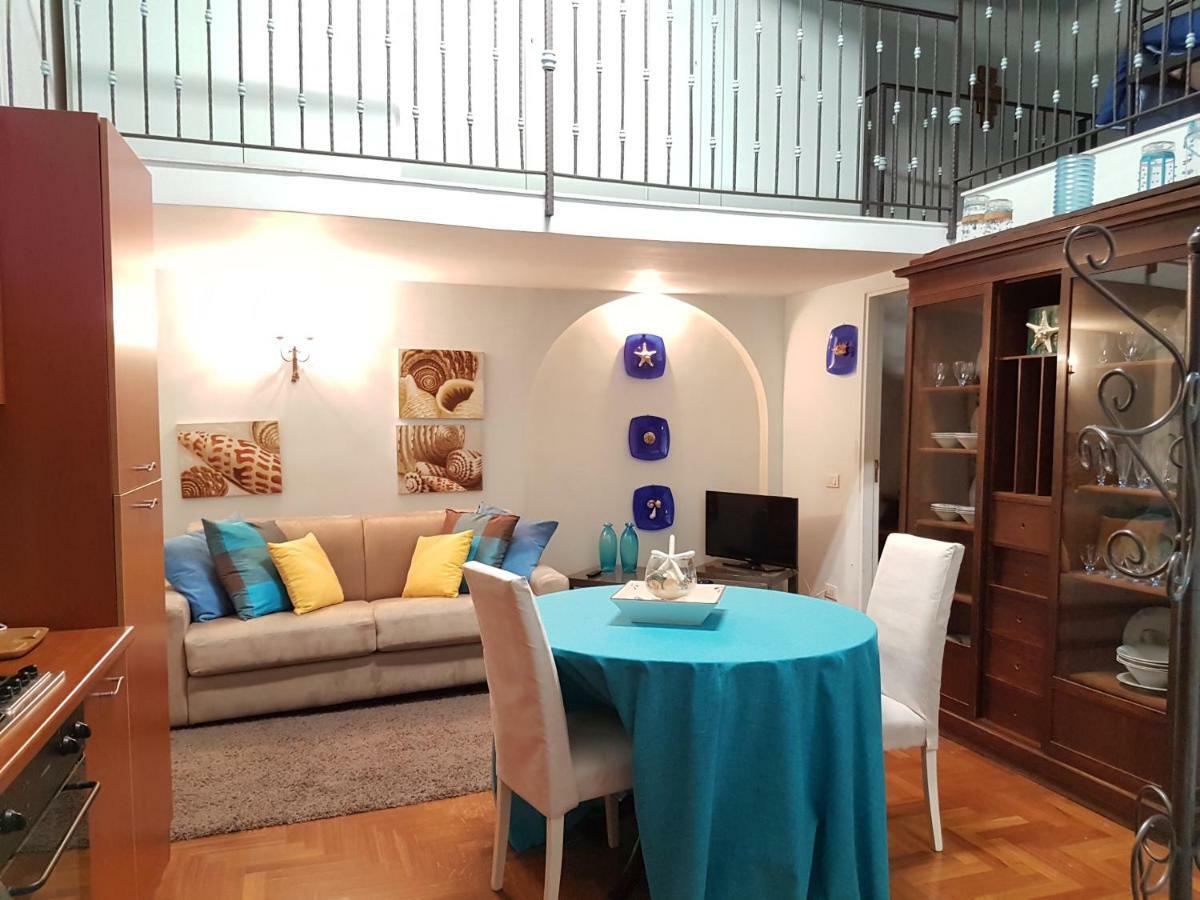 Il Salotto Di Nonna Cornelia 2 Hotel Napoli Ngoại thất bức ảnh