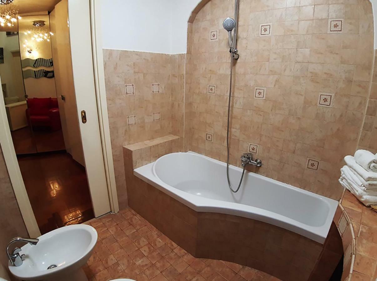 Il Salotto Di Nonna Cornelia 2 Hotel Napoli Ngoại thất bức ảnh